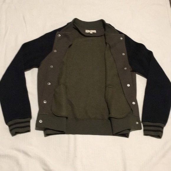 Green and black sweater - Picture 2 of 5